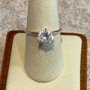 Cubic Zirconia 14k Gold Solitaire Ring Size 9